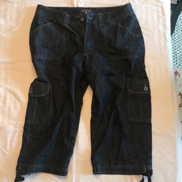 Capris - Picture 1 of 3